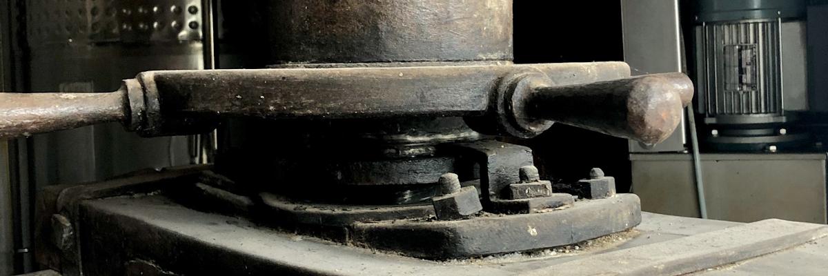 Prensa de vino antigua